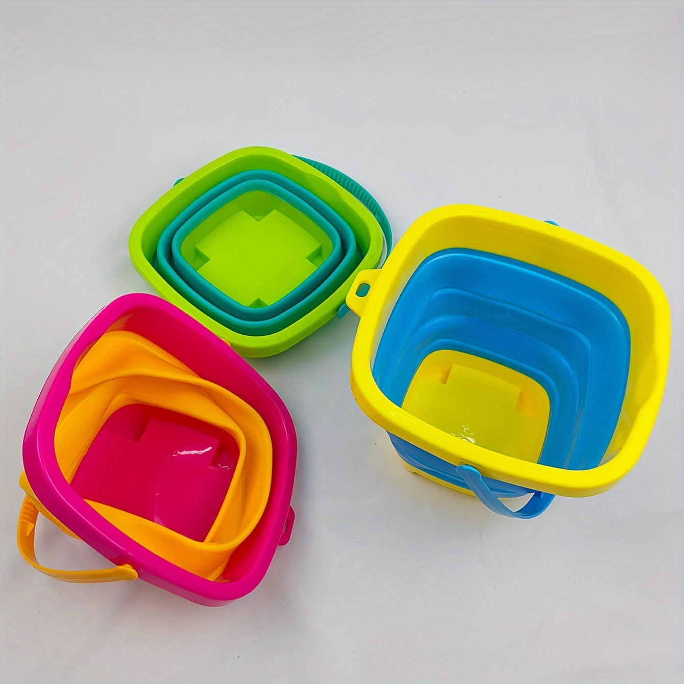 1pc Folding Bucket Silicone Telescopic Bucket Beach Water Play Toy