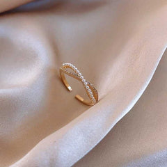 Women's Criss Cross Infinity Open Ring With Pearl And Zircon