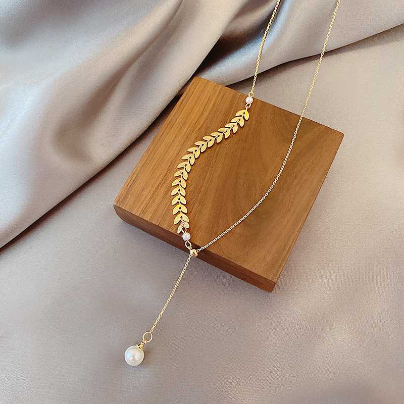Women's Gold Plated Leaf Pattern Pearl Dropped Jewelry Set