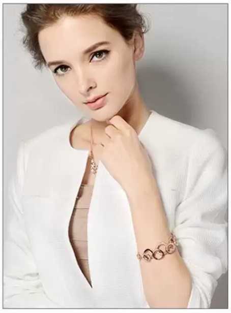 Women's Circle Shaped Zirconia Bracelet In Rose Gold