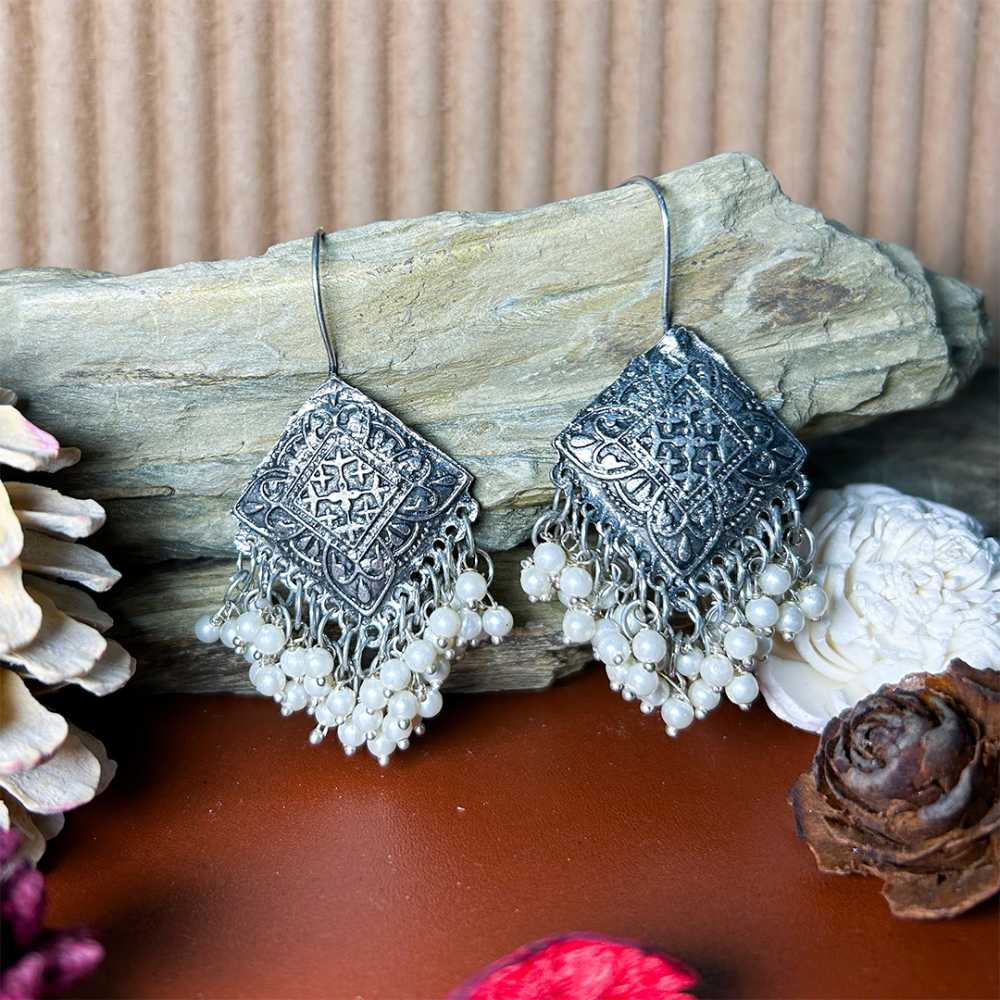 Women's Silver Plated Oxidised Pearl Tasseled Rhombus Shaped Dangle Earring