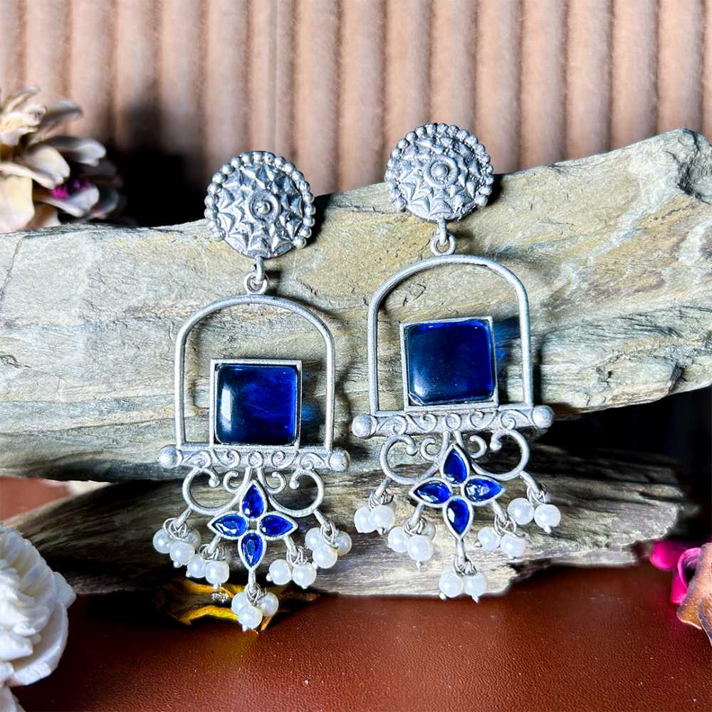 Women's Silver Plated Oxidised Monalisa Stone Pearl Tasseled Earring