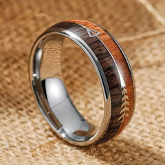 Men's Stainless Steel Arrow Ring with Elegant Wood Inlay