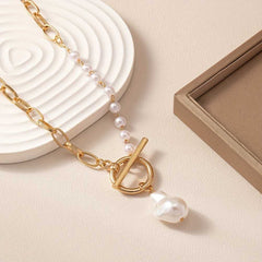 Vintage Inspired Elegant Faux Pearl Pendant Necklace with Golden Clavicle Chain