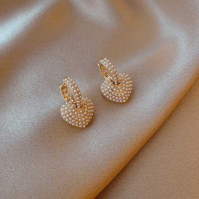 Exquisite Heart Shaped Dangle Earrings Romantic Valentine's Day Gift.