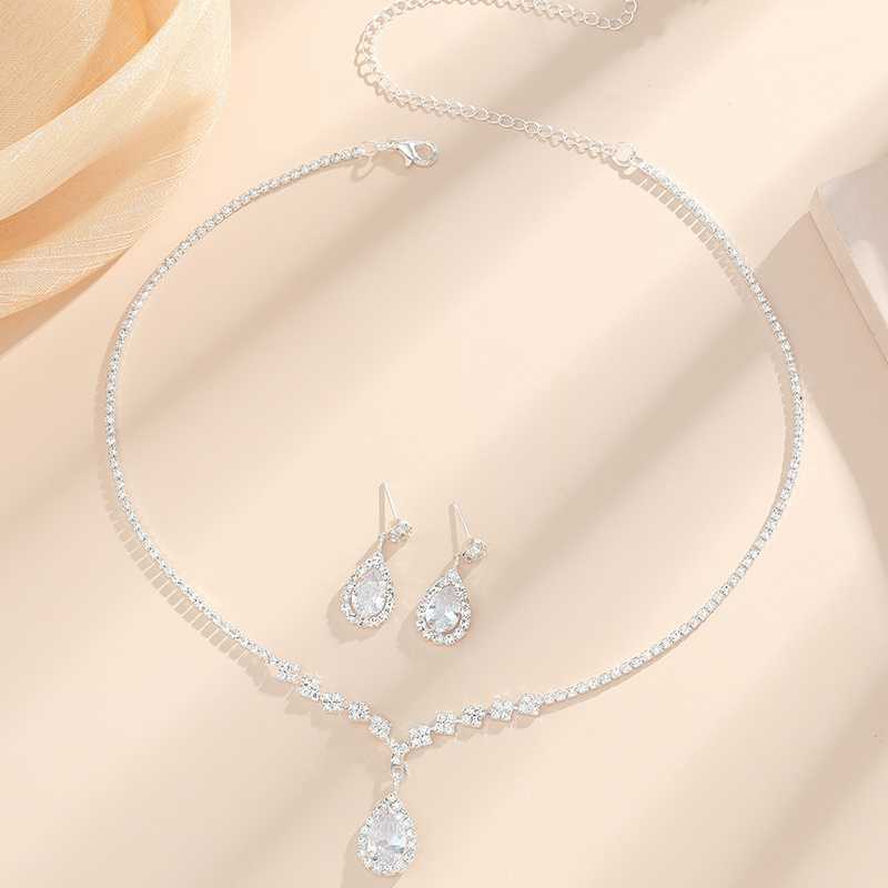 Water Drop Zirconia Decor Jewelry Set Silver Pendant Necklace & Earrings