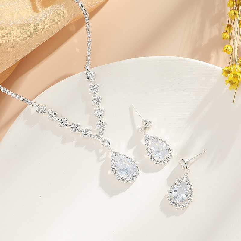 Water Drop Zirconia Decor Jewelry Set Silver Pendant Necklace & Earrings