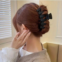 Elegant 3pcs Hair Claw Set Matte Wave Design Black White Coffee Clips