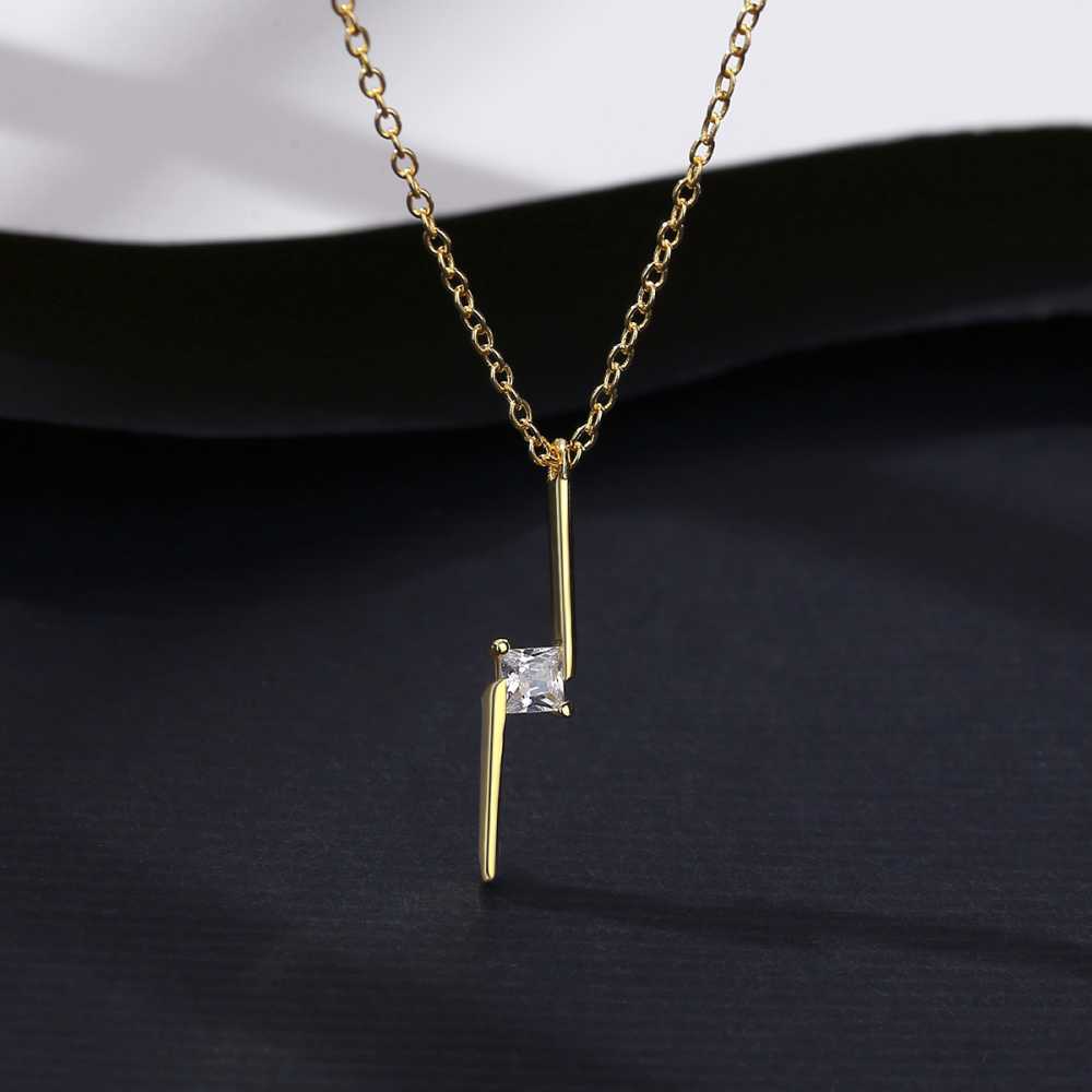 Women's Minimalist Silver Plated Necklace With 18-Inch Chain