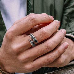 Elegant Vintage Feather Adjustable Ring With Fashionable Open Design.