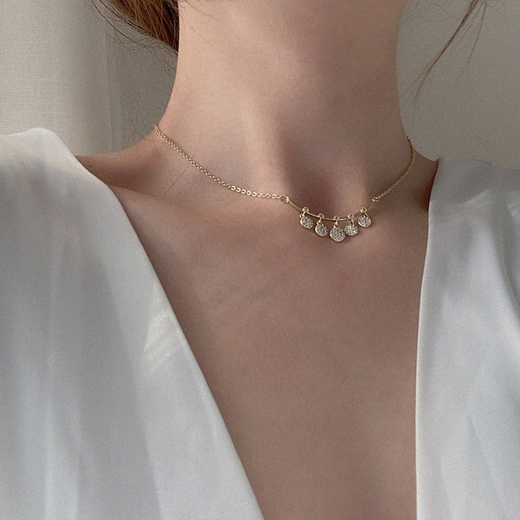 Women's Cubic Zirconia Curved Bar Necklace With Circle Drops