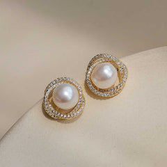 Women's Geometric Pearl Earrings Studded With Stones