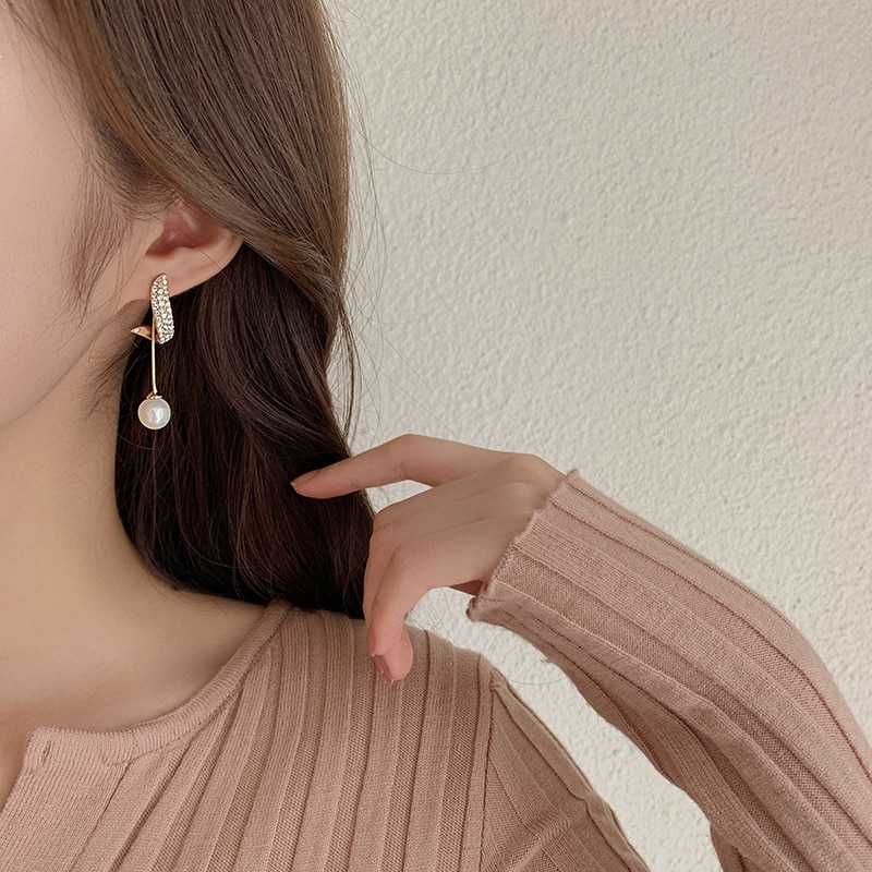 Women's Pearl Tassel Drop Earrings Studded With Rhinestones