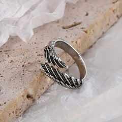 Elegant Vintage Feather Adjustable Ring With Fashionable Open Design.