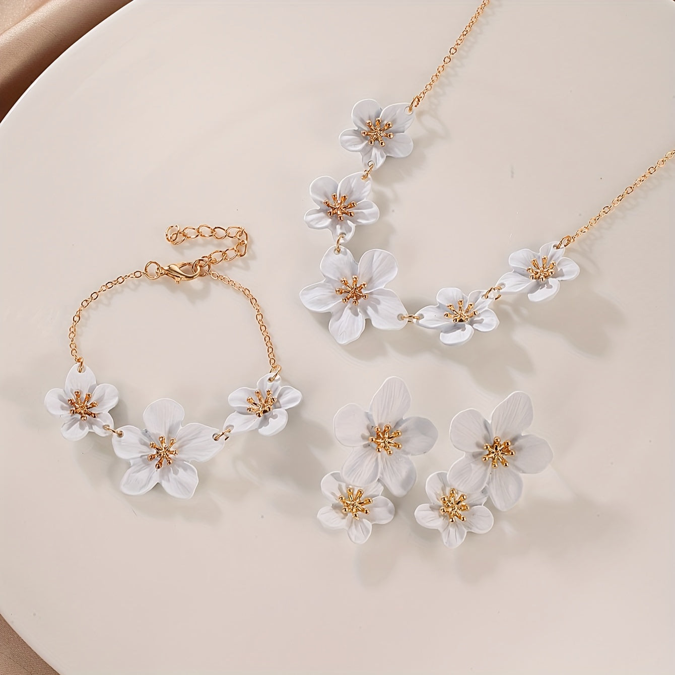 Fashionable Flower Pendant Necklace, Double Layer Earrings & Bracelet Combo