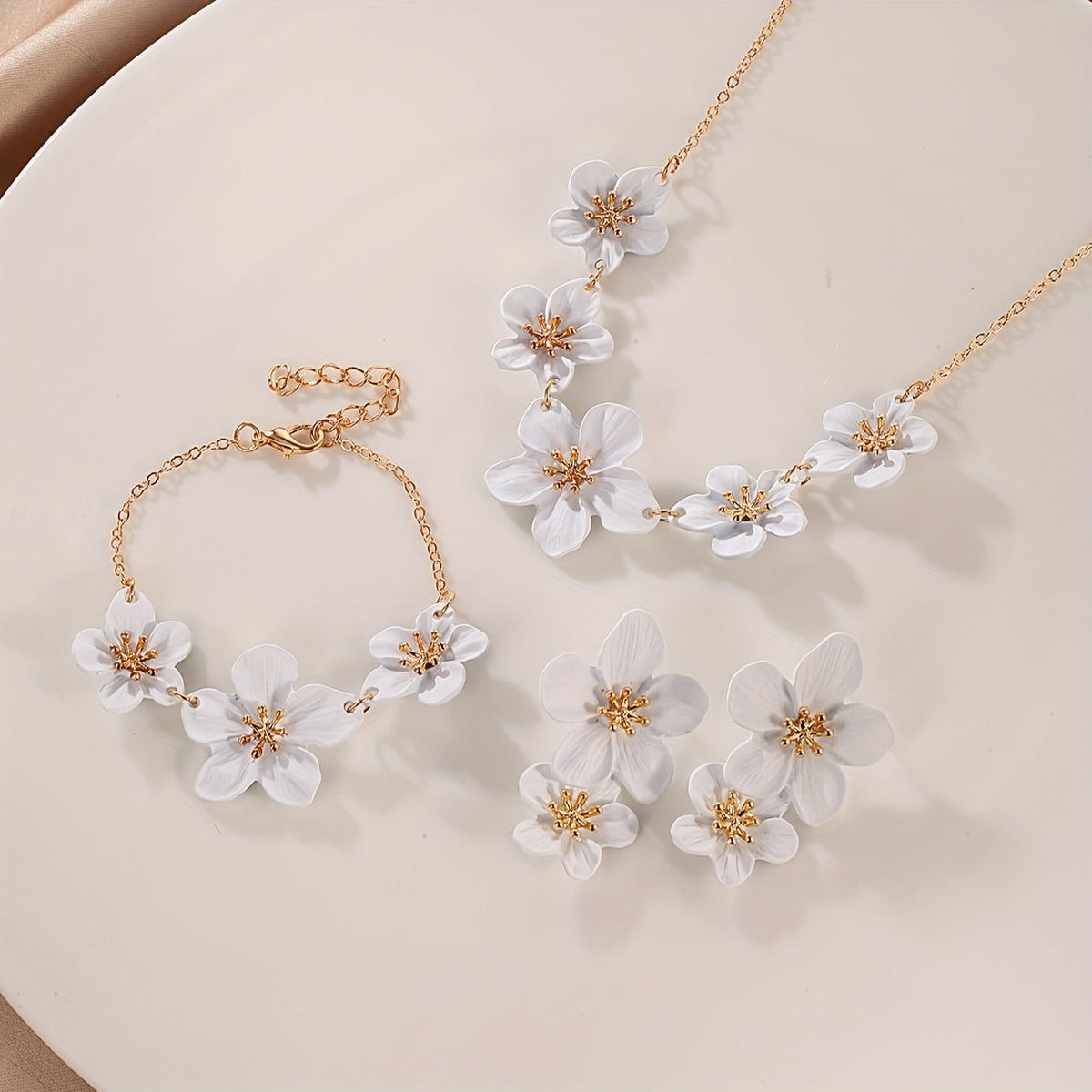 Fashionable Flower Pendant Necklace, Double Layer Earrings & Bracelet Combo