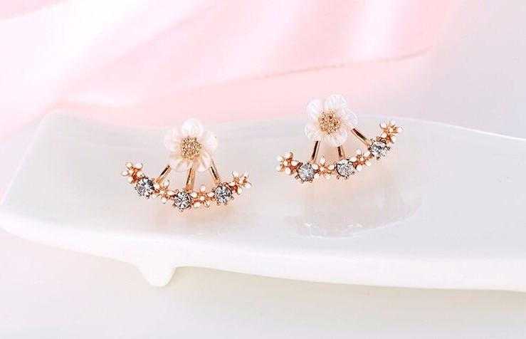 Women's Fashion Floral Stud Earrings With  Exquisite Zircon